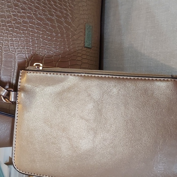 Carlos Santana Faux rosegold croco bag - Picture 2 of 7